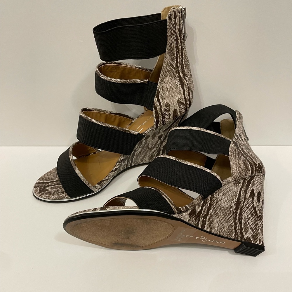 Snake-like print high heels